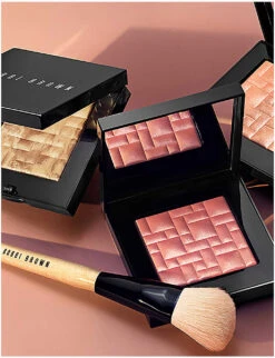 Bobbi Brown Highlighting Powder 5 Bobbi Brown Highlighting Powder -Bobbi Brown 299 85076589 EFAA0 BRONZEGLOW ALT02