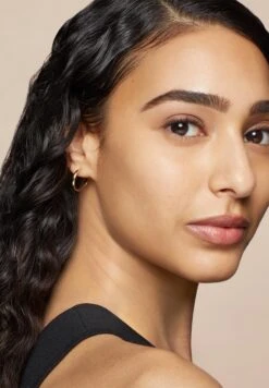 Bobbi Brown Skin Long-Wear Concealer Stick - Warm Natural 7 Bobbi Brown Skin Long-Wear Concealer Stick - Warm Natural -Bobbi Brown original 666